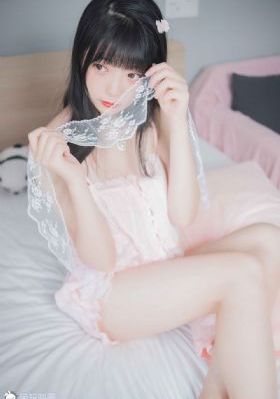 两男一女3p揉着她的奶视频