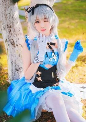 女法官