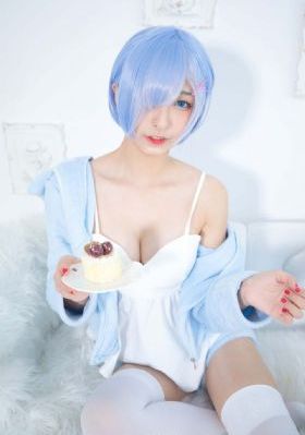 朝鲜大乳女奶水奶水吃奶